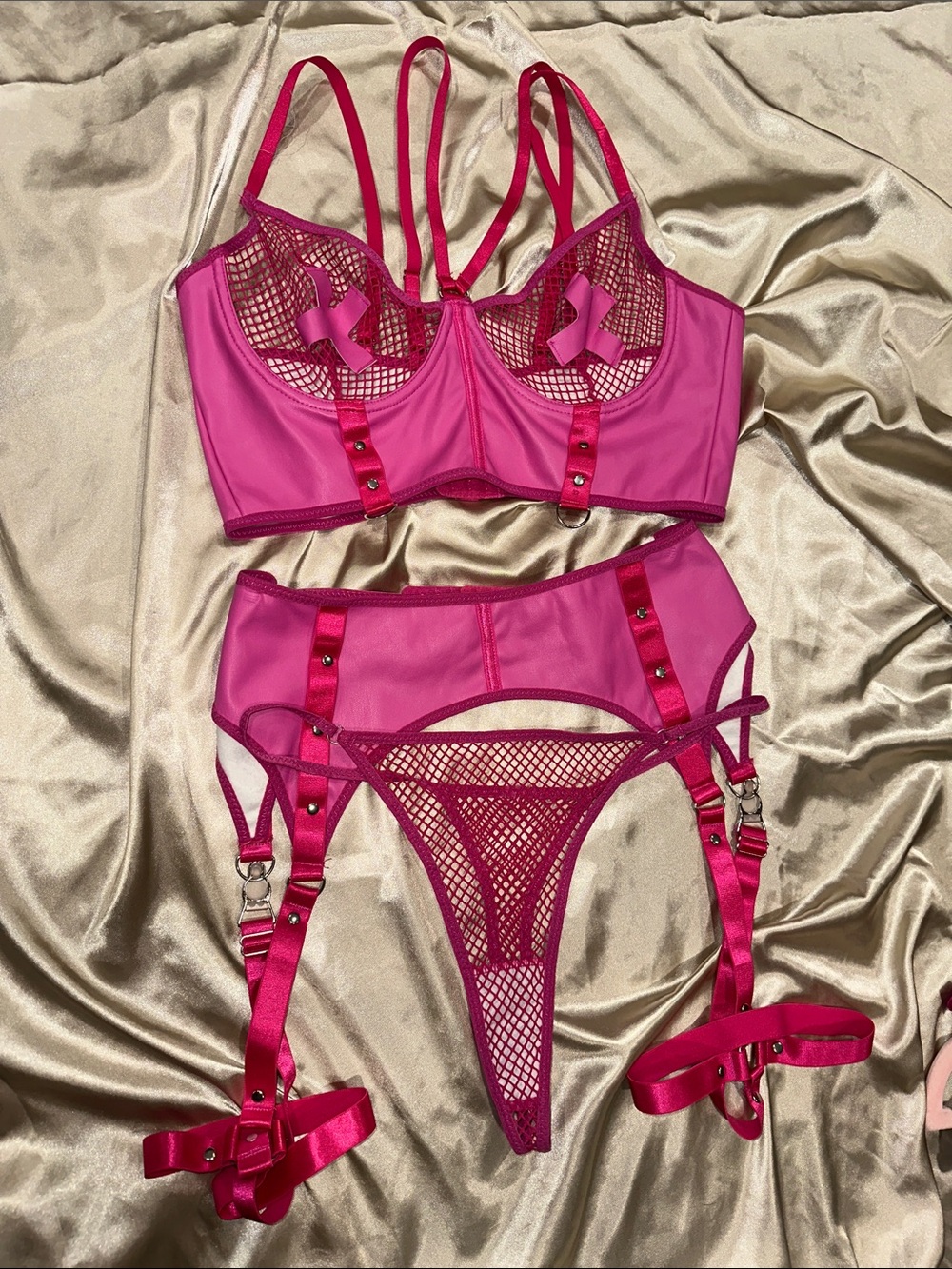Fuchsia Strappy Mesh Underwire Bra & Garter Set
